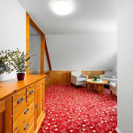 Famelia Adults Only, Klid A Pohoda Pro Dospele