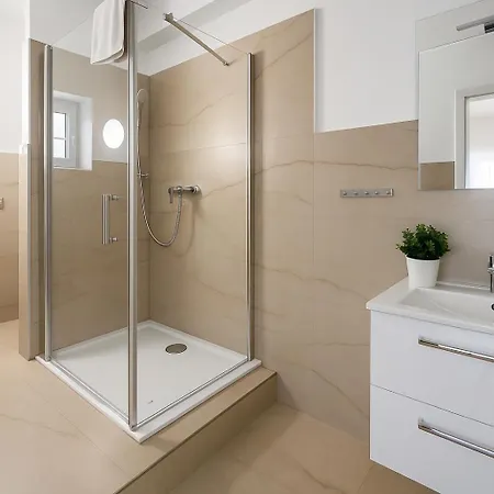 Gæstehus Famelia Adults Only, Klid A Pohoda Pro Dospele 3*