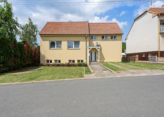 Famelia Adults Only, Klid A Pohoda Pro Dospele 3* Valtice